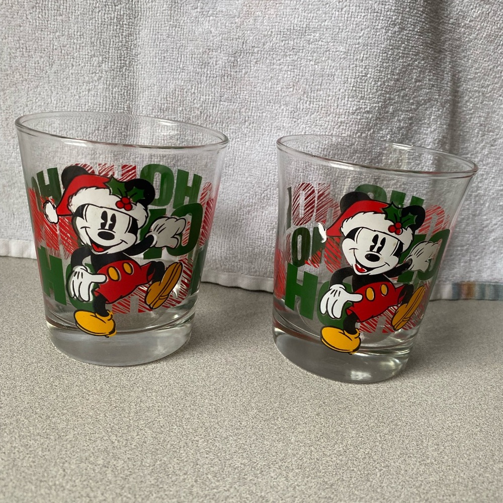 Mickey Mouse Holiday Glasses Set